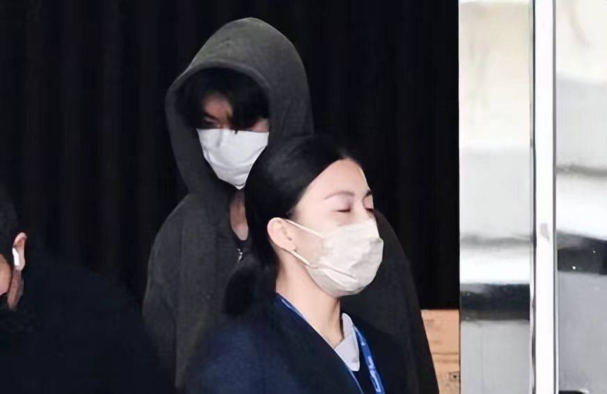 温泉开心化妆大姐徐熙娴也在网友曝细节冰球突破正规网站大S尸骨未寒小S日本(图2)