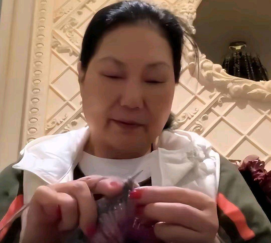 温泉开心化妆大姐徐熙娴也在网友曝细节冰球突破正规网站大S尸骨未寒小S日本(图6)