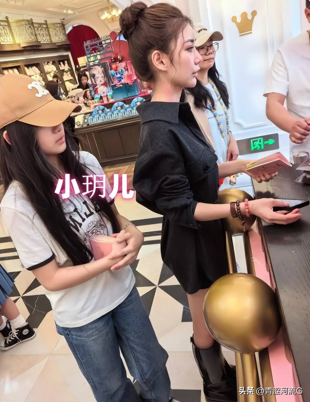 ly的近照才明白自然脸和网红脸的差距冰球突破看了11岁小玥儿和17岁Li(图4)