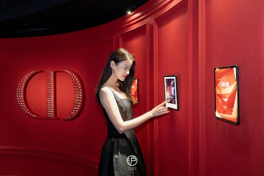 IOR IN RED登陆复古电影院冰球突破爆百万大奖上影节限定大展D(图12)